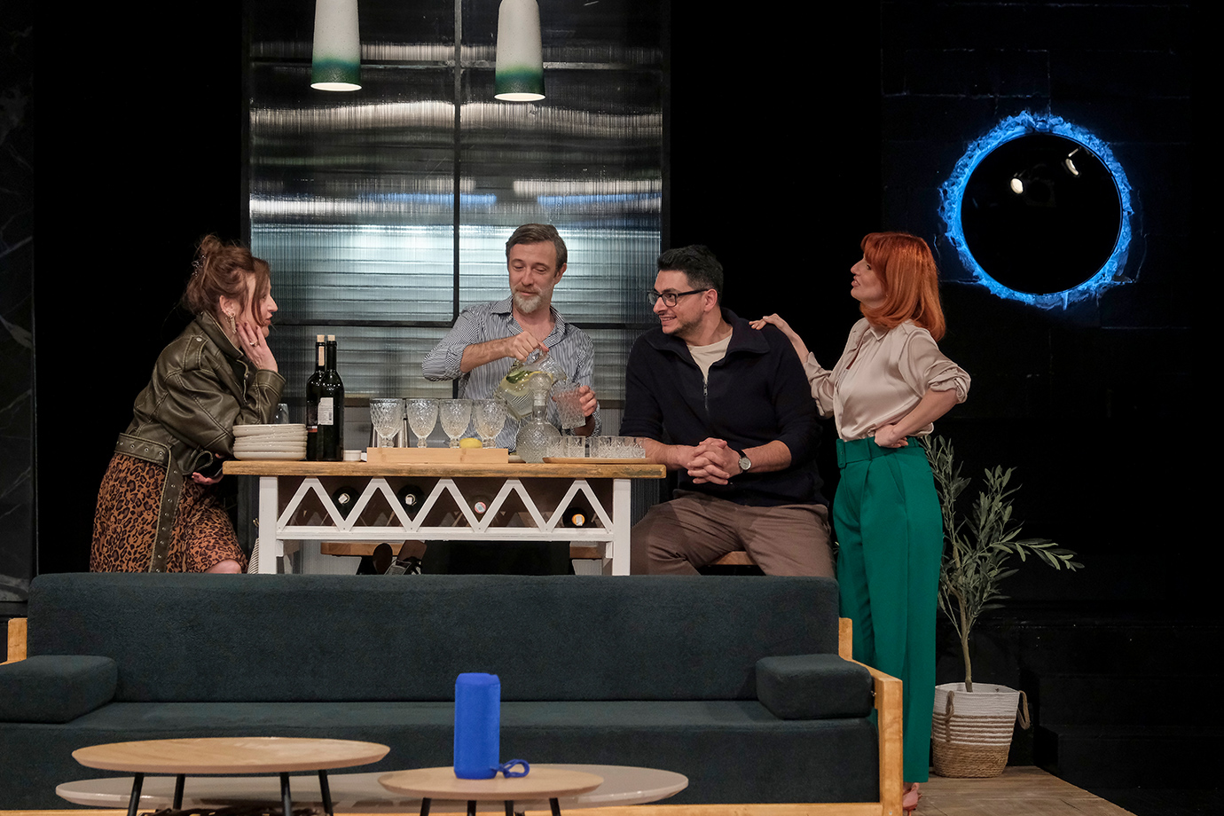 1380-920-Potpuni-stranci-1