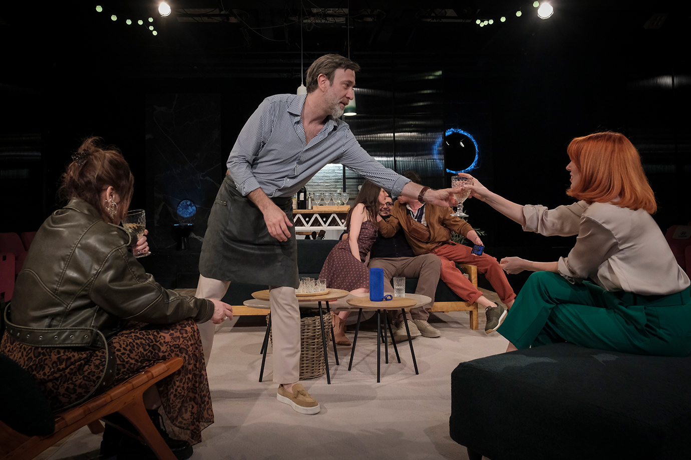 1380-920-Potpuni-stranci-2