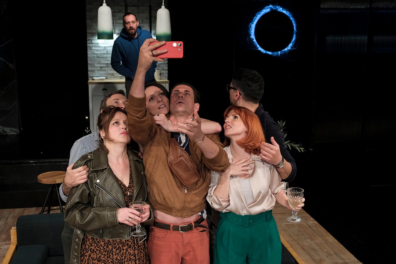 1380-920-Potpuni-stranci-3