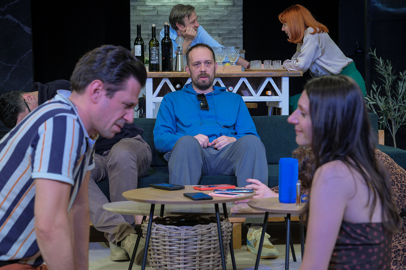 1380-920-Potpuni-stranci-8