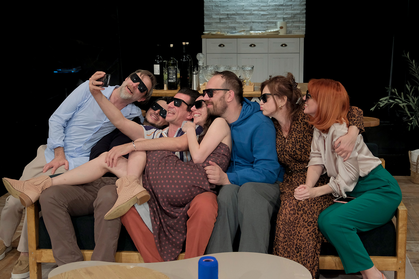 1380-920-Potpuni-stranci-9