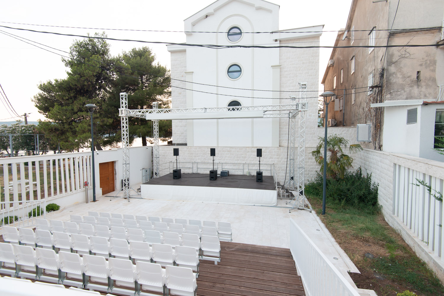 donja-lastva-scena-4